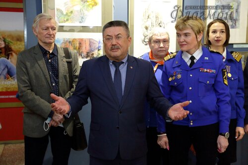 Открытие выставки работ  художника-иллюстратора Евгении Ивановны Стерлиговой YE1A0534